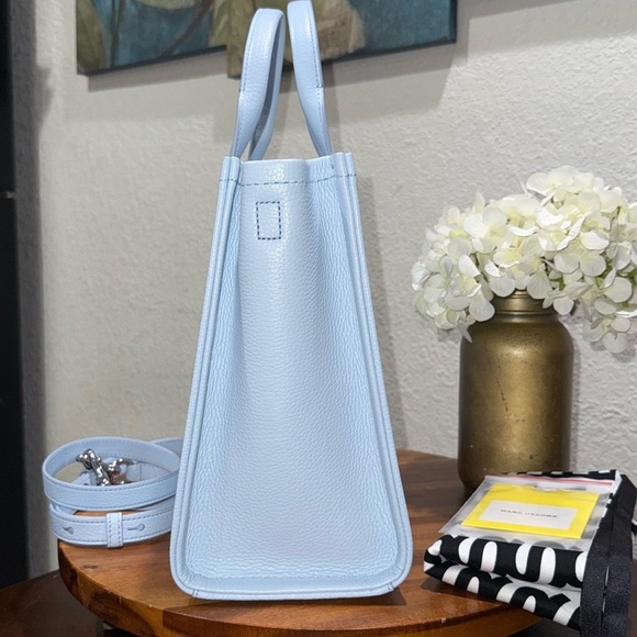 Marc Jacobs The Leather Medium Tote bag In Light Blue NWOT - Picture 10 of 16
